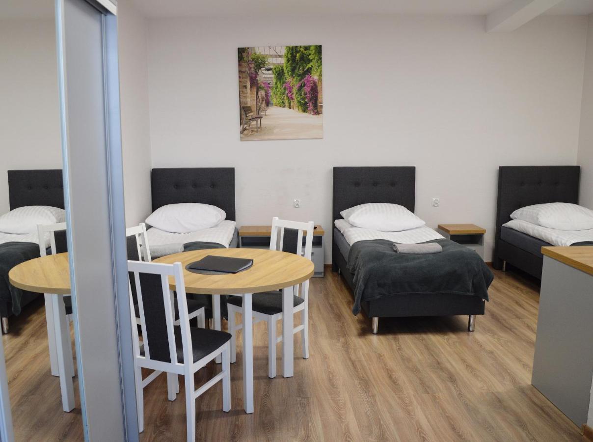Hostel Adabet24 Kepno Eksteriør billede