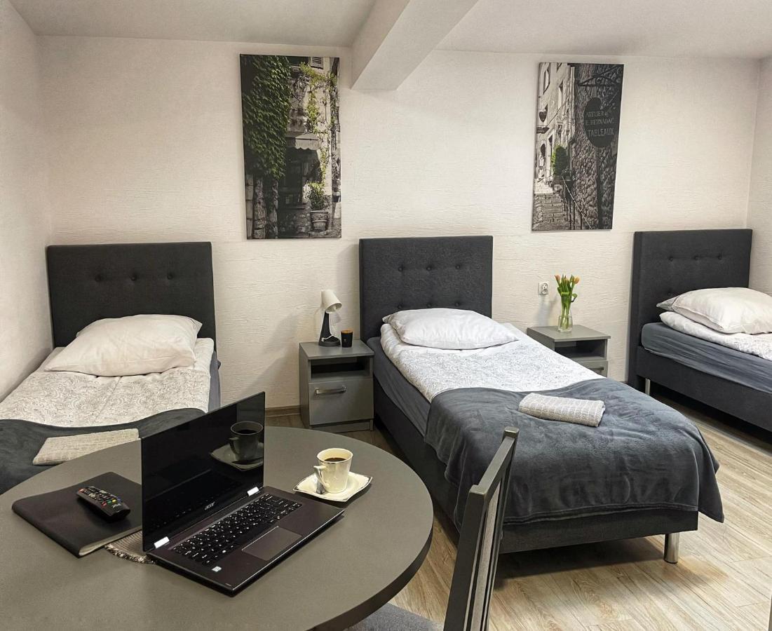 Hostel Adabet24 Kepno Eksteriør billede